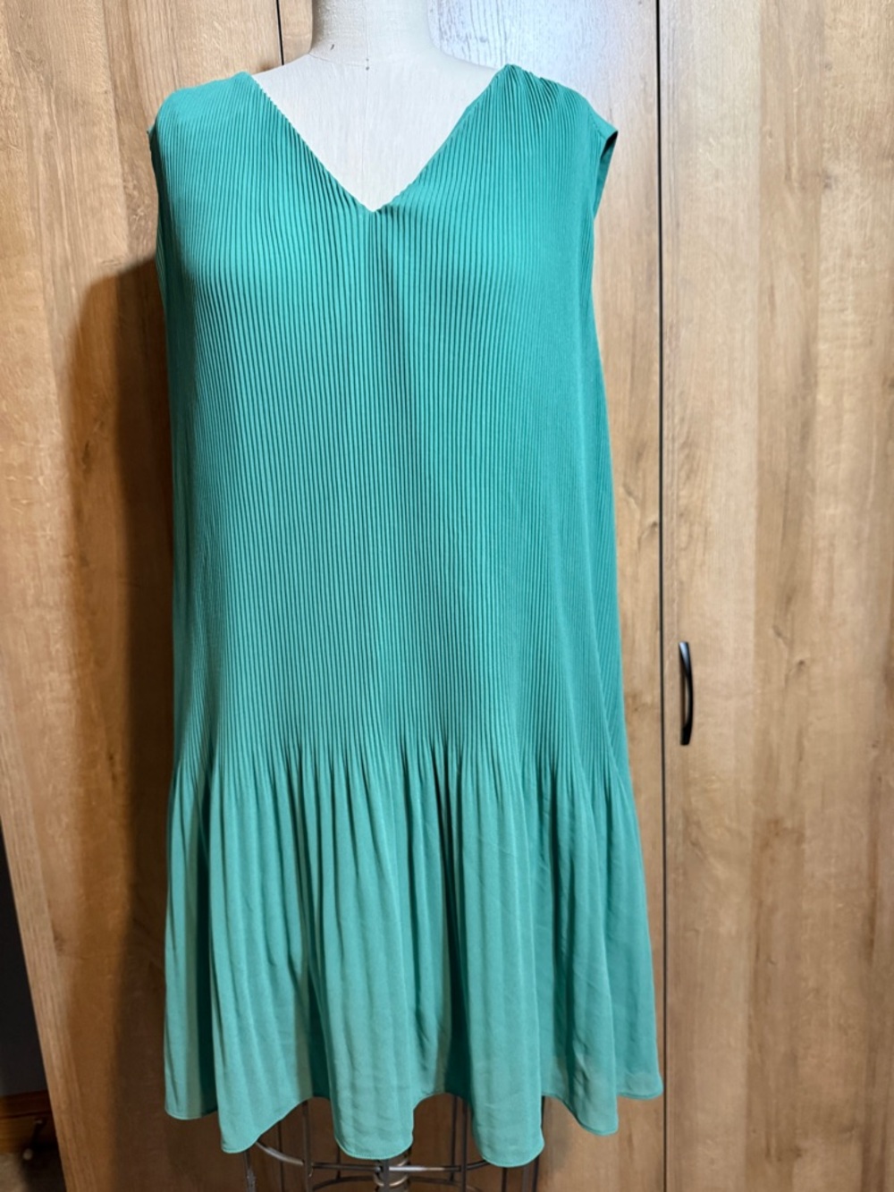 H&M Green Sleeveless Flapper Shift Dress
